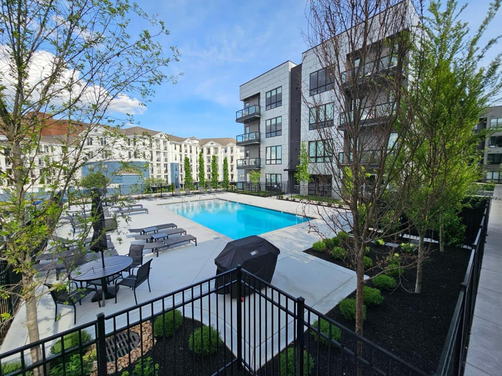 Apartamento Elegant Corner Penthouse With Private Balcony, Skyline Views, Pool, And Gym Nashville Exterior foto